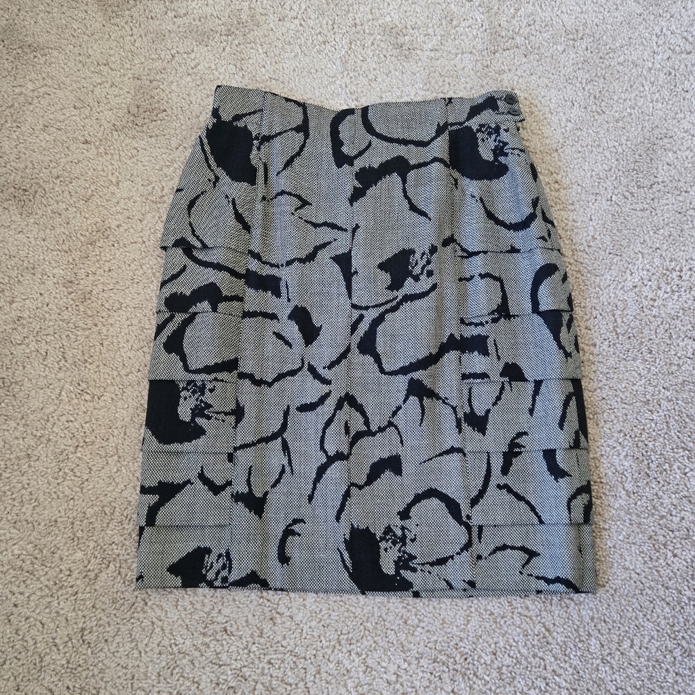 Escada Vintage Tiered Pencil Knee Length Skirt Wool Gray Black Ruffle Size 42/10 - Picture 6 of 15